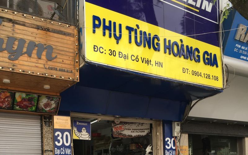 Tiệm phụ tùng Hoàng Gia